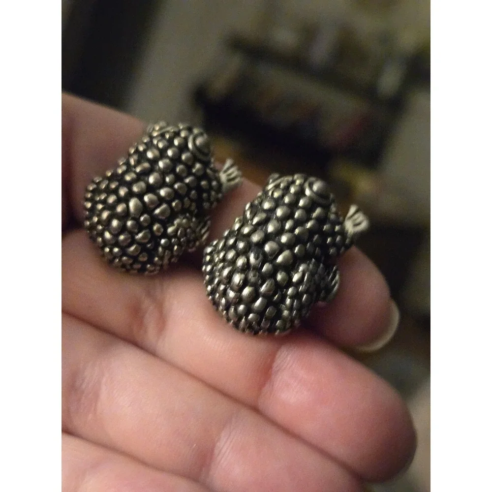 Cabot Vintage Silver Tone Hob Nail Frog Clip On Earrings Vintage